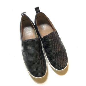 Caslon Leather Perforated Slip On Shoes Sz 9 Women’s